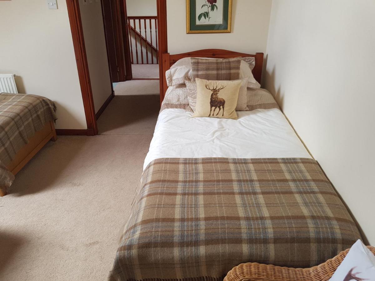 Bed and Breakfast Hillhaven Bed &Breakfast Фортроз Экстерьер фото